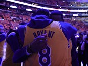 Zniení LeBron James a Anthony Davis z tragického úmrtí kamaráda Kobeho Bryanta.