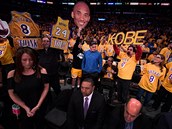 Rozlouit se s Kobem Bryantem pila na zpas Lakers spousta fanouk