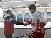 Ruský prezident Vladimir Putin si na led zahrál hokej s ukrajinským...