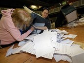 Otevírání uren po volbách v Irsku.