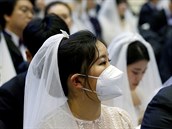 Hromadná svatba len Církve sjednocení v Jiní Koreji.