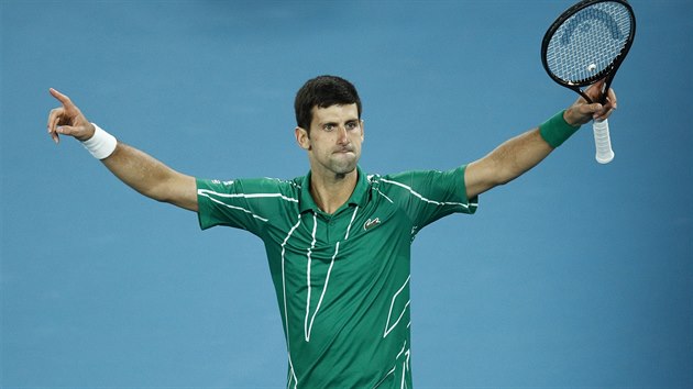 Novak Djokovi slaví rekordní osmý triumf na Australian Open.