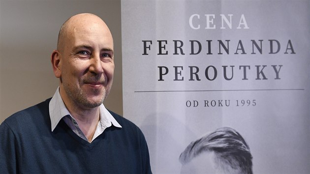 Publicista, spisovatel a filmový scenárista Ond�ej �tindl pózuje s noviná�skou...