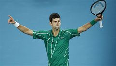 Novak Djokovič slaví rekordní osmý triumf na Australian Open.