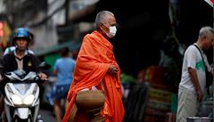 Buddhistický mnich v Bangkoku.