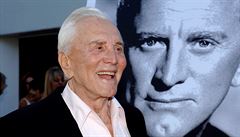 Ve věku 103 let zemřel americký herec Kirk Douglas, proslavil se jako filmový Spartakus