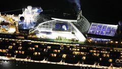 Na lodi Diamond Princess, která kotví v p�ístavu Jokohama v Tokijském zálivu,...