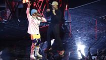 Lil Wayne a Chance the Rapper bhem sv show na Utkn hvzd NBA.
