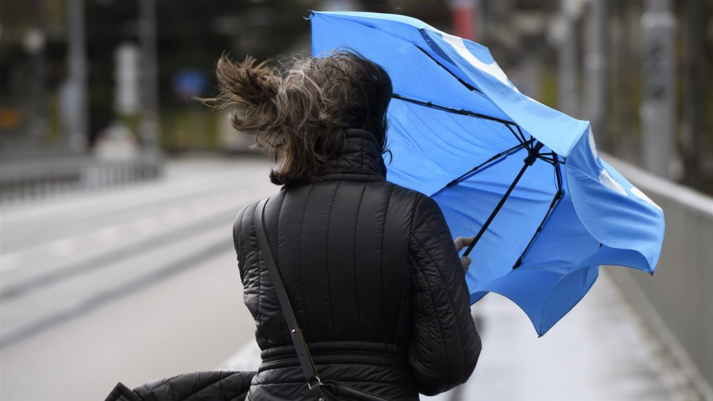 Meteorologové varují ped silným vtrem.