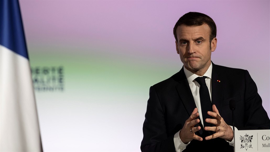 Francouzský prezident Emmanuel Macron na tiskové konferenci v Mylhúzách.