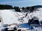 Skiareál Severák v Jizerských horách tvoí dtem skladbou svých mírných svah...