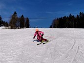 Ski areál Severák je krom ásti Louky kompletn v provozu a sníh leí i mimo...