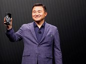 TM Roh, editel mobilní divize Samsungu, pedstavuje novou adu Galaxy S20.
