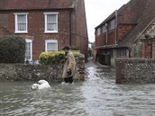 Ve Velké Británii hrozí kvli dalí boui záplavy