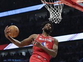 K vidní byly i krásné akce. Jednu z nich pedvedl Joel Embiid z Philadelphia...