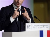 Francouzský prezident Emmanuel Macron na tiskové konferenci v Mylhúzách.