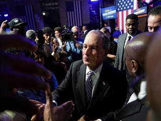 Kandidt na americkho prezidenta Michael Bloomberg bhem kampan v Houstonu.