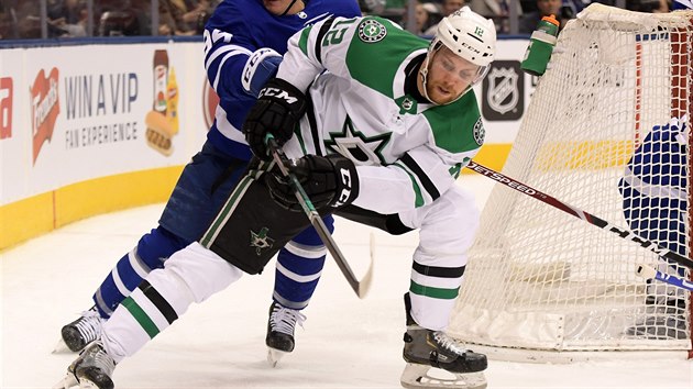eský útoník Radek Faksa (12) skóroval v NHL poprvé od 3. ledna a byl vyhláen...