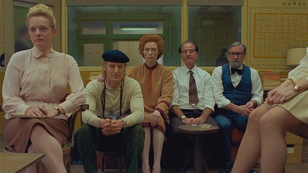 Snímek The French Dispatch (2020). Re�ie: Wes Anderson.