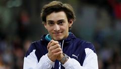 védský tyka Armand Duplantis po týdnu opt vylepil svtový rekord. V...