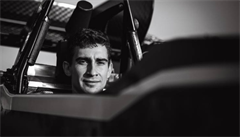 Formule student� �VUT se p�edvedly na okruhu F1 v Abú Zabí