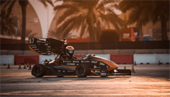 Formule student� �VUT se p�edvedly na okruhu F1 v Abú Zabí