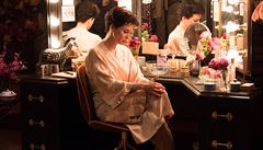 Snímek Juda (2020). Re�ie: Rupert Goold.