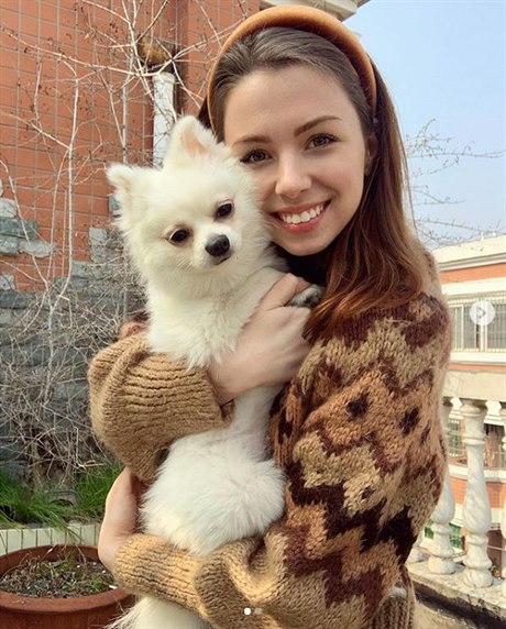Ukrajinská modelka Anastasiya Zinchenko se svým psem.