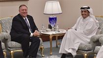 Ministr zahrani Mike Pompeo a katarsk ministr zahrani Sheikh Mohammed bin...