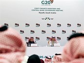 Saúdský ministr financí Mohammed al-Jadaan hovoí bhem mediální konference s...