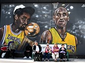 Po LA je nespoet ohromných obrazc Kobeho Bryanta.