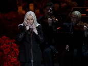 Památku uctila písní i Christina Aguilera.