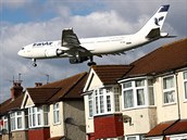 Letadlo IranAir Airbus A300 krátce ped pistáním na londýnském letiti...