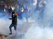Potyky mezi migranty a policií na hraniním pechodu Pazarkule 29. 2. 2020.