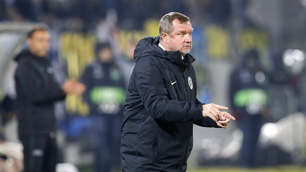 Pavel Vrba na lavice Ludogoretse Razgrad v zápase proti Interu Milán.