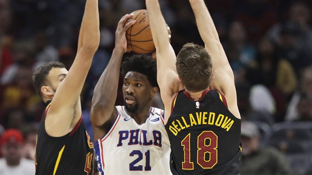 Joel Embiid v utkání proti Clevelandu Cavaliers.