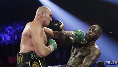 Tyson Fury bije Deontaye Wildera.