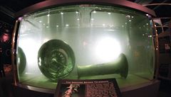 Telegrafický p�ístroj z dokovací v�e Titanicu. P�edm�ty, je� se poda�ilo...