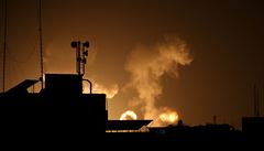 Izrael podnikl nálety na cíle v Gaze a jižně od Damašku. Syrská obrana prý většinu raket zničila