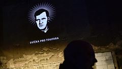Lidé si na pietní akci Svíčka pro Toufara připomněli osobnost českého kněze. | na serveru Lidovky.cz | aktuální zprávy