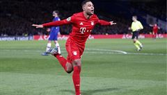 Serge Gnabry slaví druhou branku do sít� Blues.