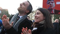 Tabulku se jménem zavra�d�ného politika odhalil primátor H�ib.