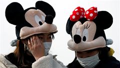 Návštěvnice zábavního parku Disneyland v Tokyu. | na serveru Lidovky.cz | aktuální zprávy