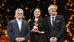 Dcera íránského reiséra Rasúlofa a dvojice producent Kaveh Farnam a Farzad...