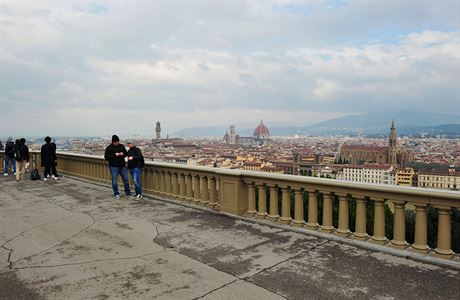 Slavný pohled na Florencii z Michelangelova náměstí. Nyní je normálně...