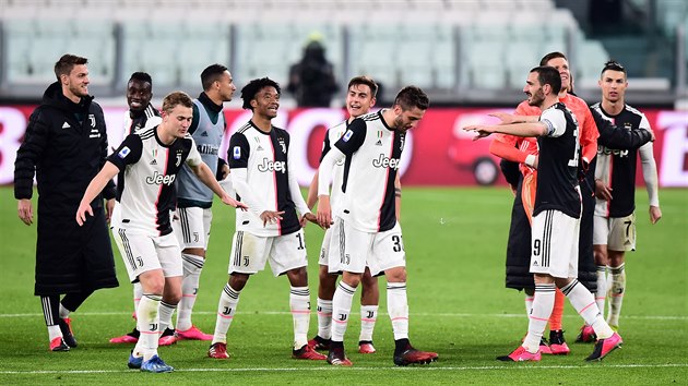 Juventus zdolal ve šlágru italské fotbalové ligy 2:0 Inter Milán a vrátil se na...