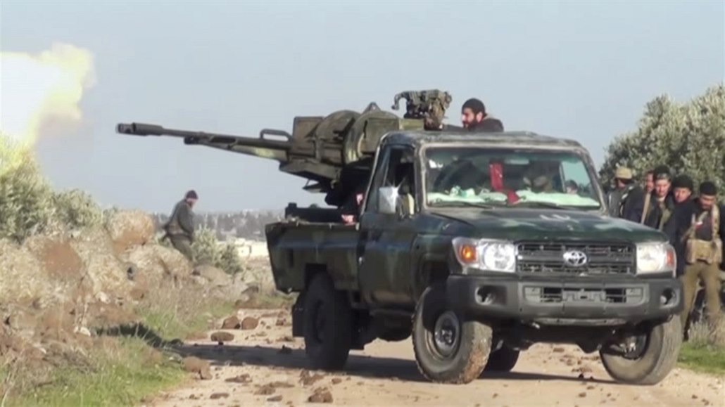 Syrská armáda se za podpory Ruska snaží zajistit kontrolu nad Idlibem (na...