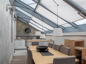 Pozd�ji man�elé dokoupili dal�í prostory a provedli první v�t�í rekonstrukci...