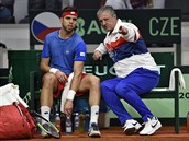 Utkání kvalifikace tenisového Davis Cupu: Slovensko - esko. Zleva Jií Veselý...