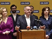 Slovenský exprezident Andrej Kiska na tiskové konferenci ve volební tábu...